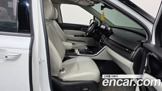 Kia Canival 2021 — photo 16