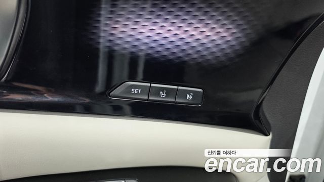 Kia Canival 2021 — photo 33