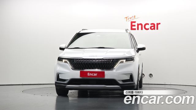 Kia Canival 2023 — photo 3