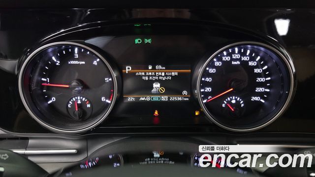 Kia Canival 2023 — photo 8