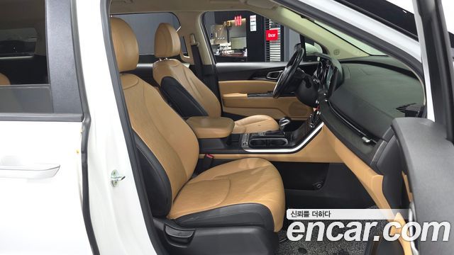 Kia Canival 2023 — photo 11