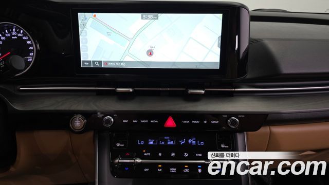 Kia Canival 2023 — photo 14