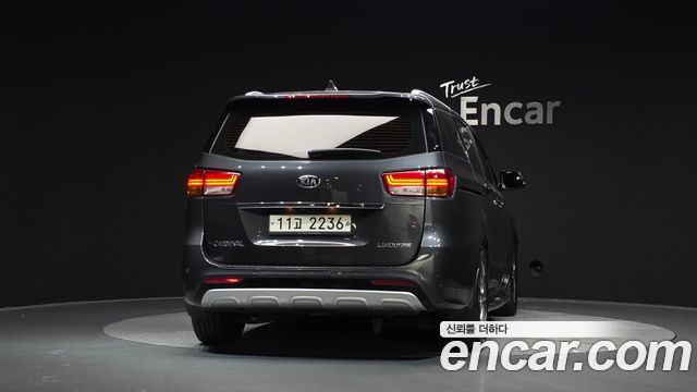 Kia Canival 2015 — photo 4