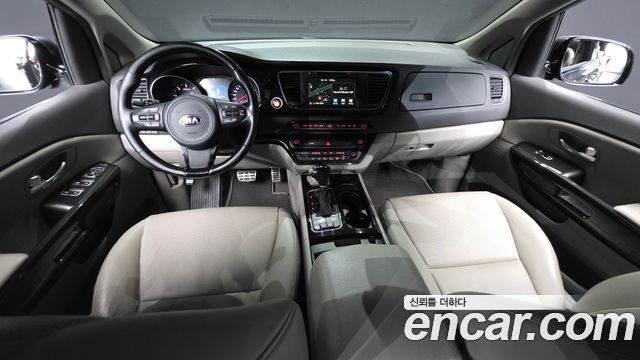 Kia Canival 2015 — photo 7