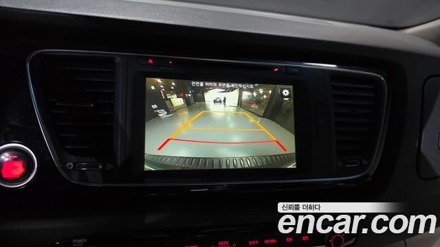 Kia Canival 2015 — photo 15