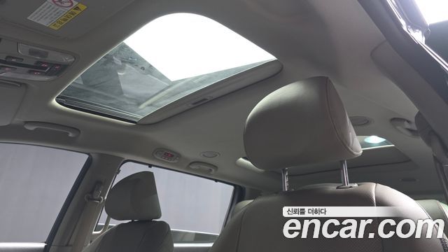 Kia Canival 2015 — photo 19