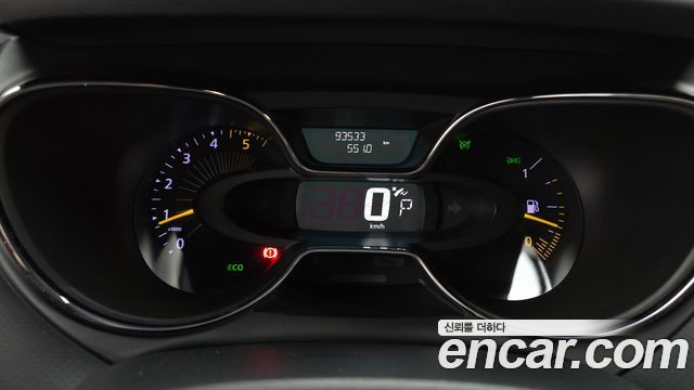 Renault Korea QM3 2014 — photo 11