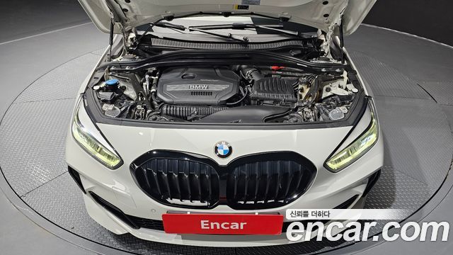BMW 1-Series 2023 — photo 6