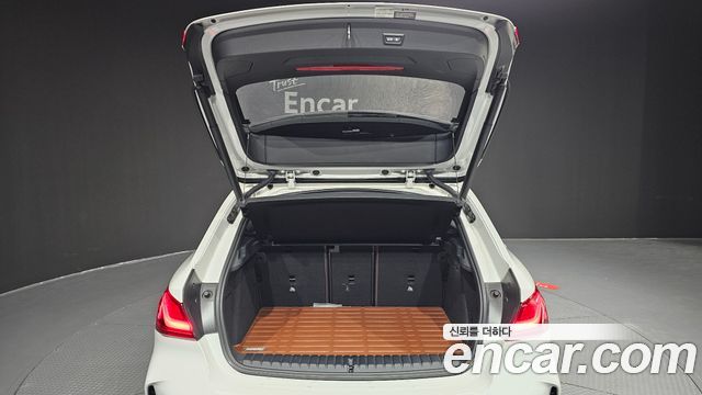 BMW 1-Series 2023 — photo 20