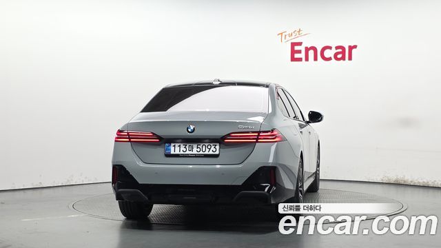 BMW 5-Series 2025 — photo 4