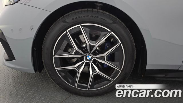 BMW 5-Series 2025 — photo 5