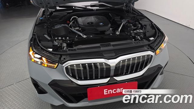 BMW 5-Series 2025 — photo 6