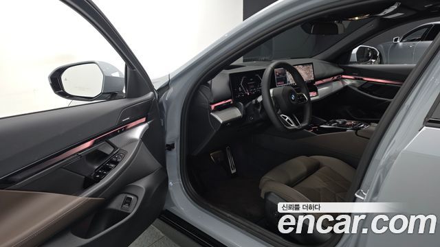 BMW 5-Series 2025 — photo 13