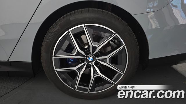 BMW 5-Series 2025 — photo 7