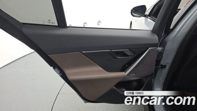 BMW 5-Series 2025 — photo 15
