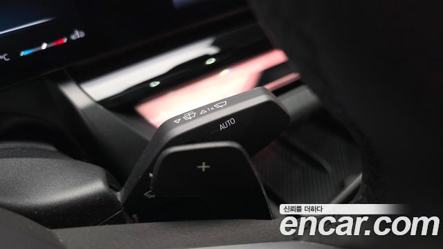 BMW 5-Series 2025 — photo 35