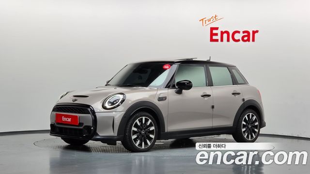 Mini Cooper 2022 — photo 1