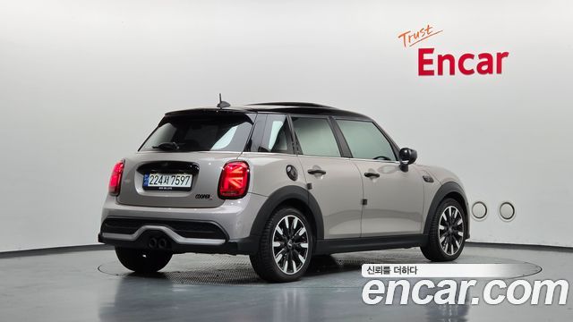 Mini Cooper 2022 — photo 2