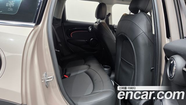 Mini Cooper 2022 — photo 18