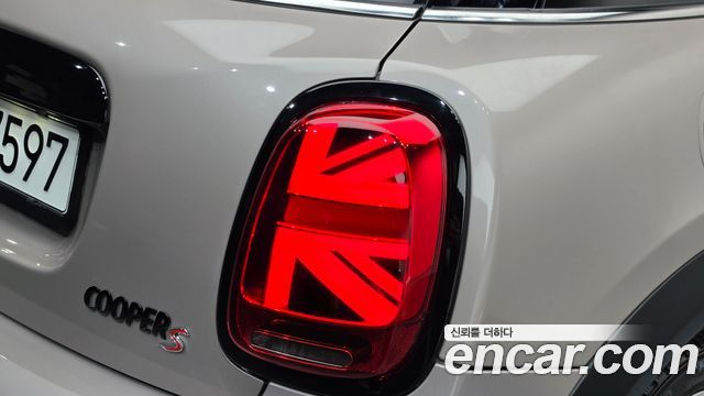 Mini Cooper 2022 — photo 9