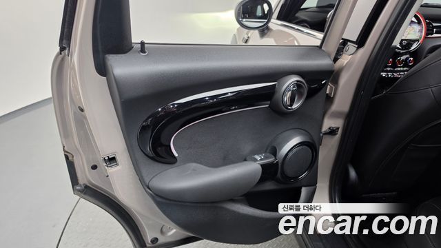 Mini Cooper 2022 — photo 15