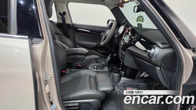 Mini Cooper 2022 — photo 16