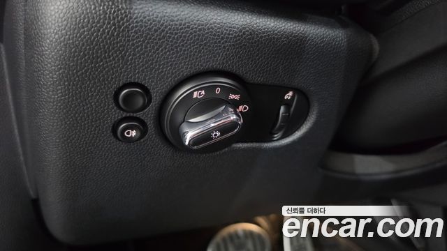 Mini Cooper 2022 — photo 29