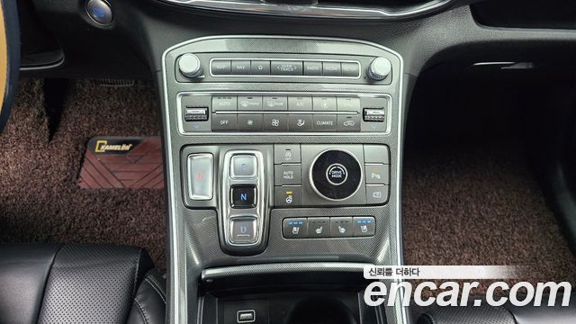 Hyundai Santafe 2021 — photo 12