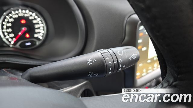 Jeep Renegade 2018 — photo 24
