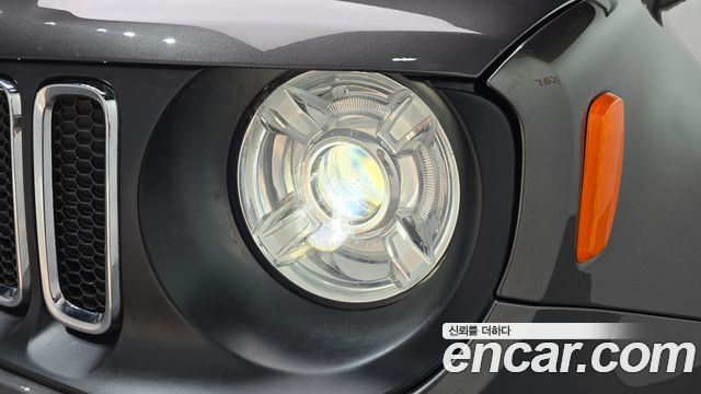 Jeep Renegade 2018 — photo 8