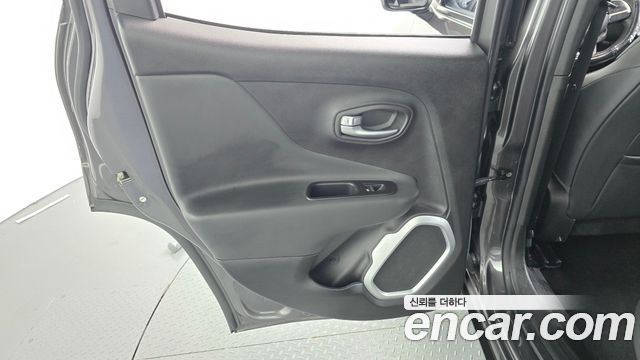 Jeep Renegade 2018 — photo 15