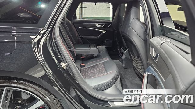 Audi RS6 2022 — photo 12