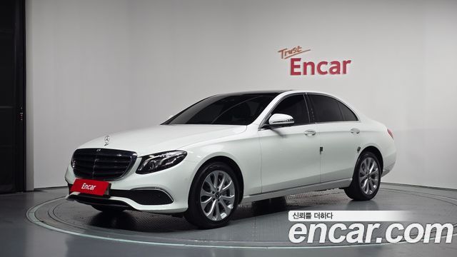 Mercedes-Benz E-Class 2019 — photo 1