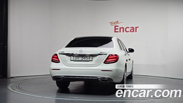 Mercedes-Benz E-Class 2019 — photo 4