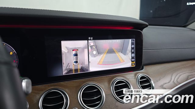 Mercedes-Benz E-Class 2019 — photo 15