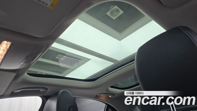 Mercedes-Benz E-Class 2019 — photo 18