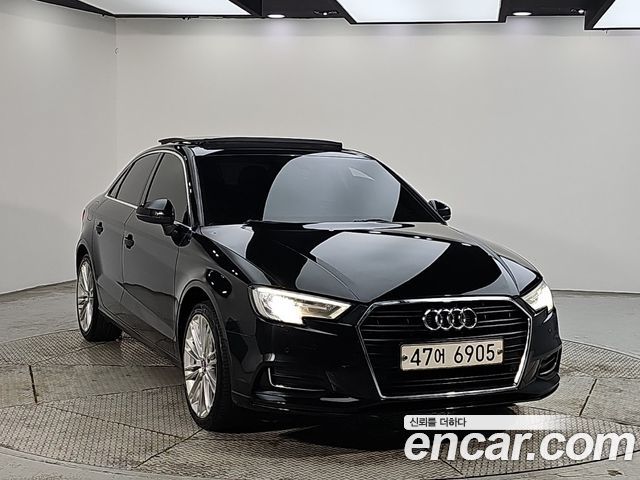 Audi A3 2018 — photo 2