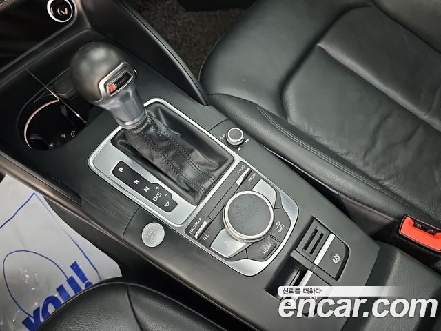 Audi A3 2018 — photo 8