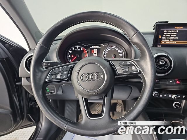 Audi A3 2018 — photo 9