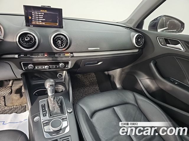 Audi A3 2018 — photo 10