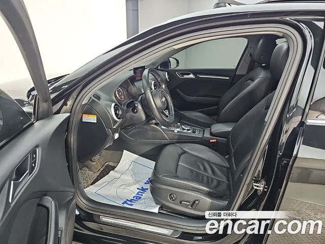 Audi A3 2018 — photo 11