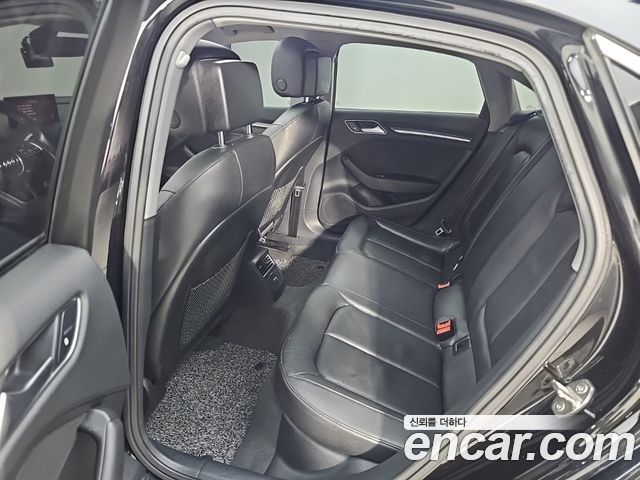 Audi A3 2018 — photo 12