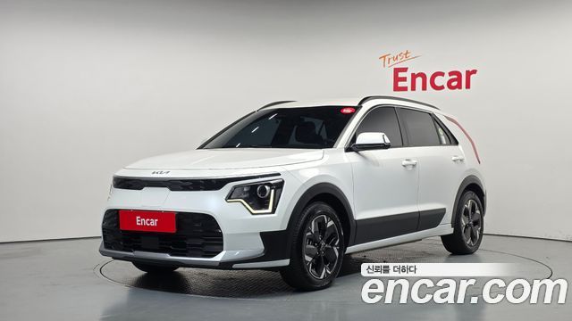Kia Niro 2023 — photo 1