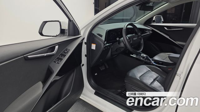 Kia Niro 2023 — photo 10