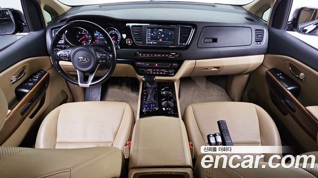 Kia Canival 2018 — photo 7