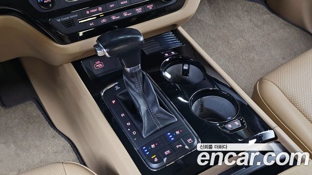 Kia Canival 2018 — photo 9