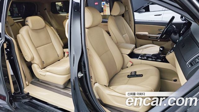 Kia Canival 2018 — photo 11