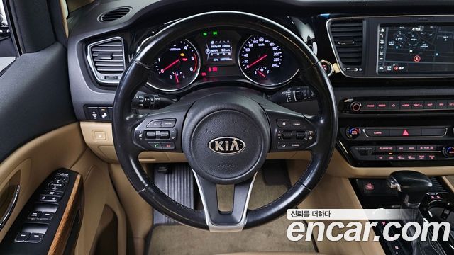 Kia Canival 2018 — photo 12