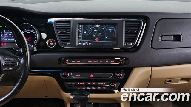 Kia Canival 2018 — photo 14