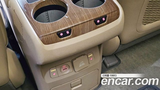 Kia Canival 2018 — photo 20
